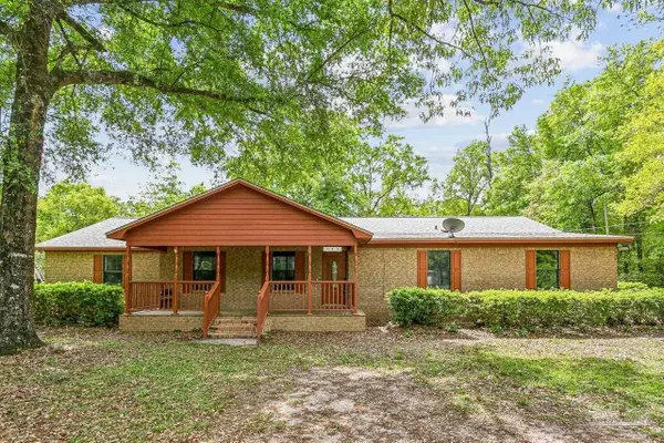 111 Cotton Creek Rd, Mcdavid, FL 32568