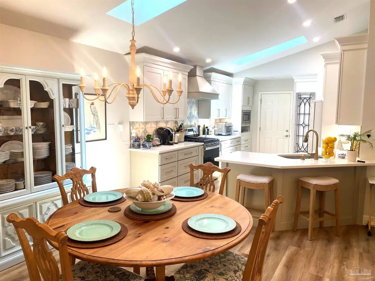 3505 Silvertree Ln, Pensacola, FL 32504 - #1