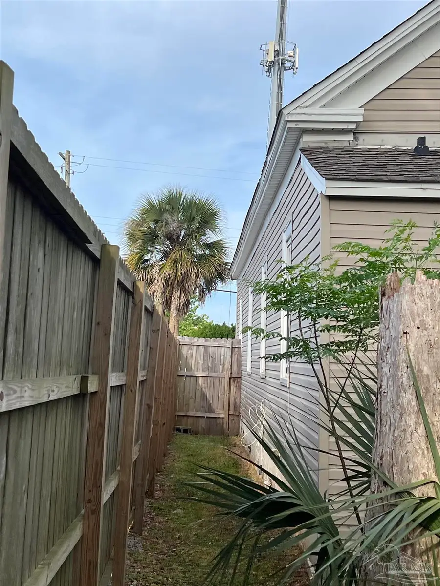 808 N 6th Ave, Pensacola, FL 32501 - #2