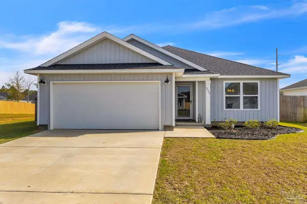 9733 Angel Oak Dr, Pensacola, FL 32526