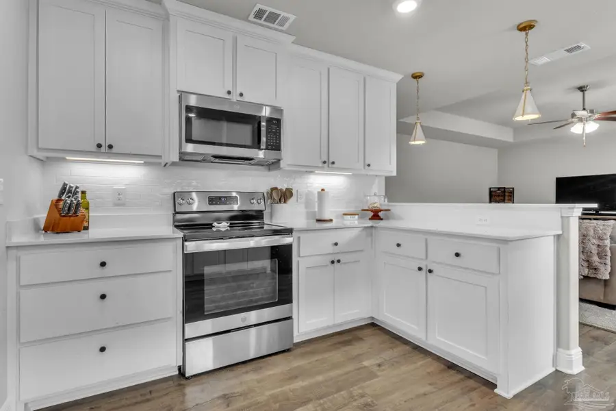 9733 Angel Oak Dr, Pensacola, FL 32526 - #3