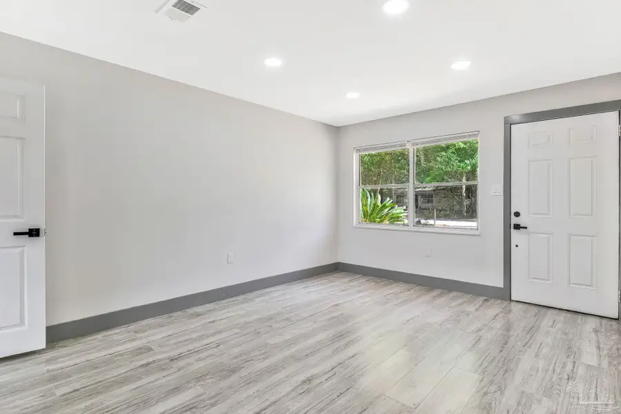 6407 Skyline Dr, Milton, FL 32570 - #3