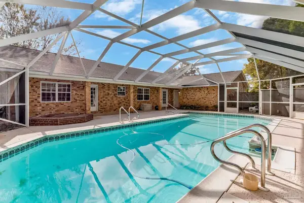 411 Bunker Hill Dr, Pensacola, FL 32506