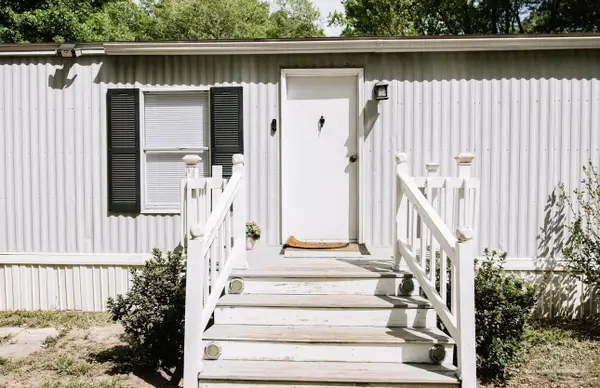 1728 Amanda Ln, Cantonment, FL 32533