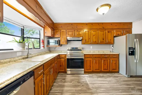 8353 Gardenia Cir, Pensacola, FL 32534