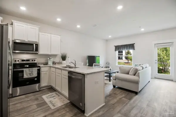 1518 Farragut Way, Pensacola, FL 32534