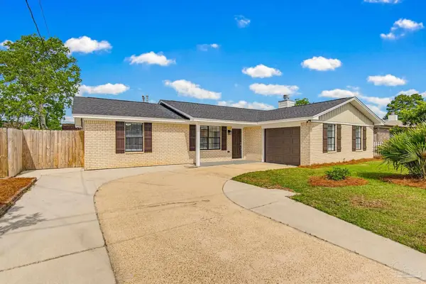 863 Amberway Dr, Pensacola, FL 32506