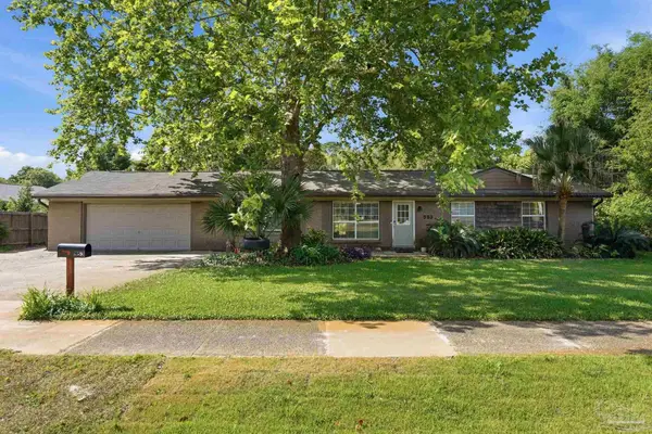 353 Fairpoint Dr, Gulf Breeze, FL 32561