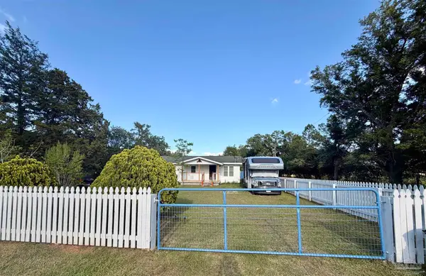 8816 Gibson Rd, Molino, FL 32577