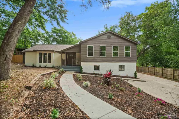 5720 Avenida Robledal, Pensacola, FL 32504