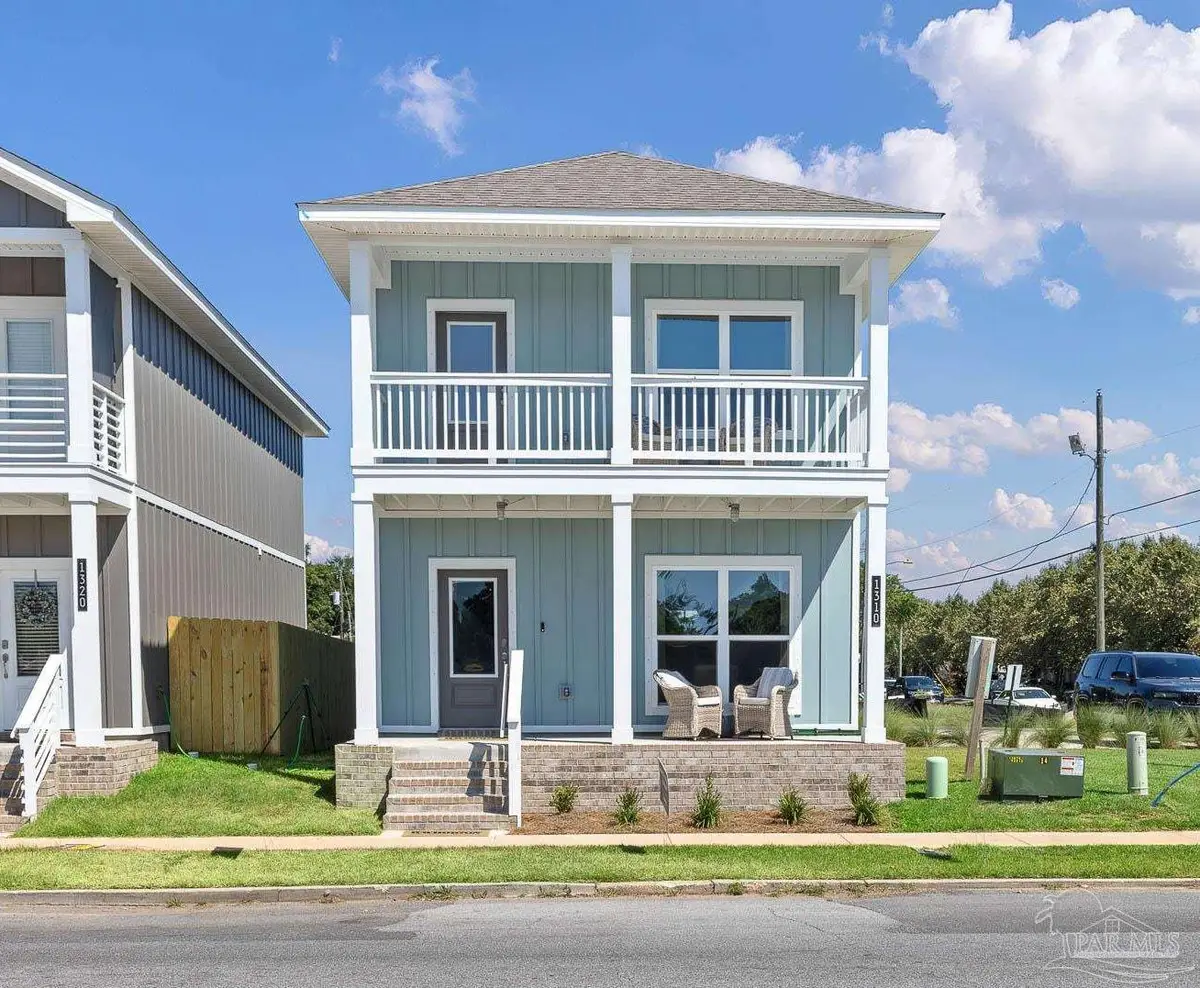 1330 W Zarragossa St, Pensacola, FL 32502 - #1