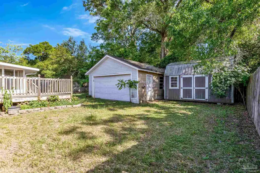 6825 Malvern St, Pensacola, FL 32506 - #3