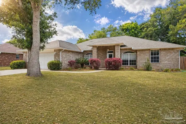 5818 Chi Chi Cir, Milton, FL 32570