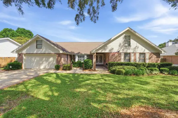 4470 La Mirage Dr, Pensacola, FL 32504