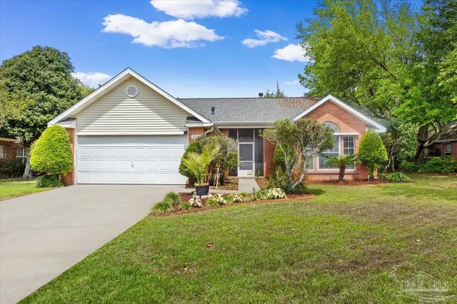 806 Linda Dr, Mary Esther, FL 32569 - #2