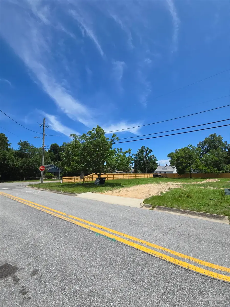 2815 E Gonzalez St, Pensacola, FL 32503 - #3