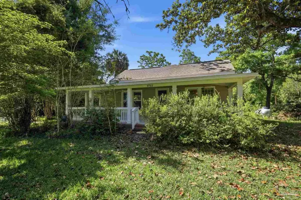 9765 N Loop Rd, Pensacola, FL 32507