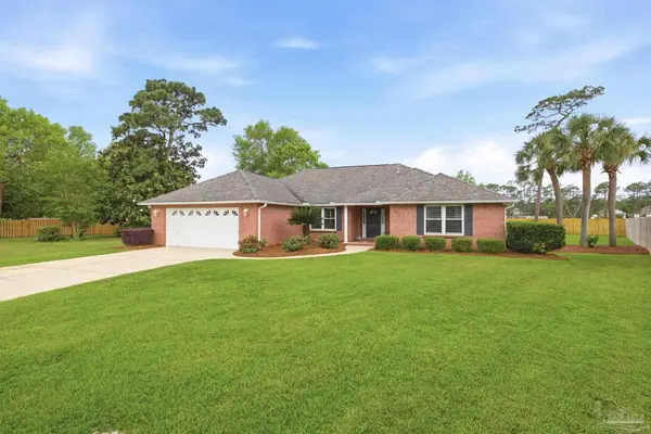 9271 Hansel Dr, Navarre, FL 32566