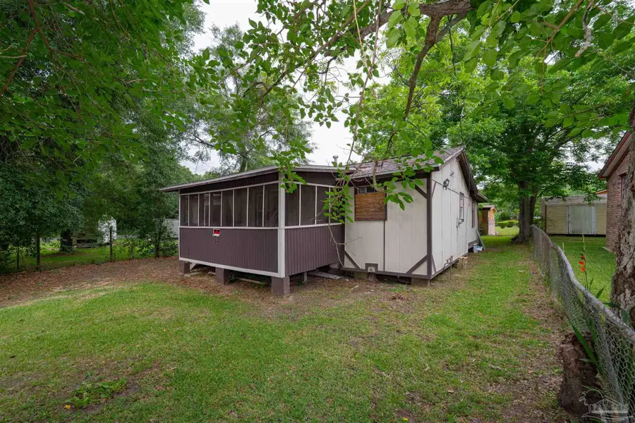 107 Sheppard St, Cantonment, FL 32533 - #2