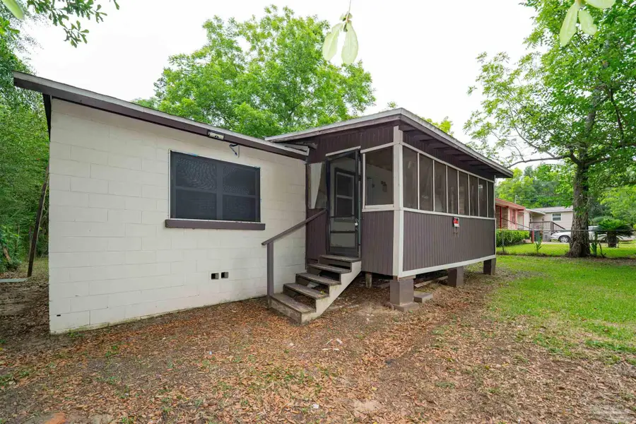 107 Sheppard St, Cantonment, FL 32533 - #3
