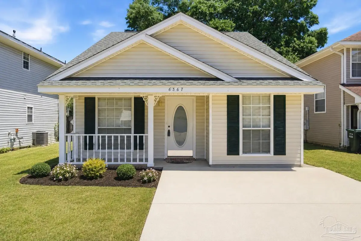 6367 Cottage Woods Dr, Milton, FL 32570 - #1