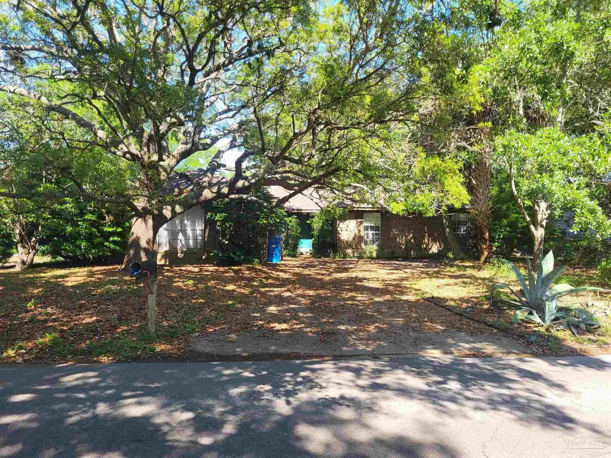 1020 Great Oaks Dr, Gulf Breeze, FL 32563 - #1