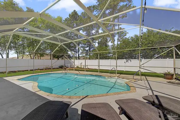 1795 Brightleaf Cir, Cantonment, FL 32533