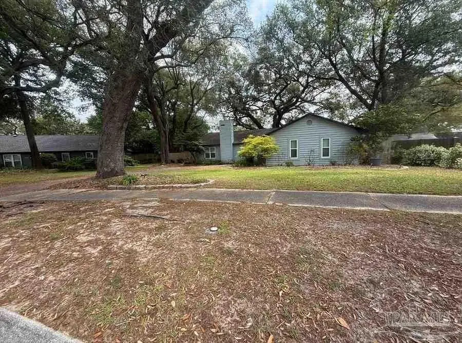 7474 Baywoods Ln, Pensacola, FL 32504 - #1