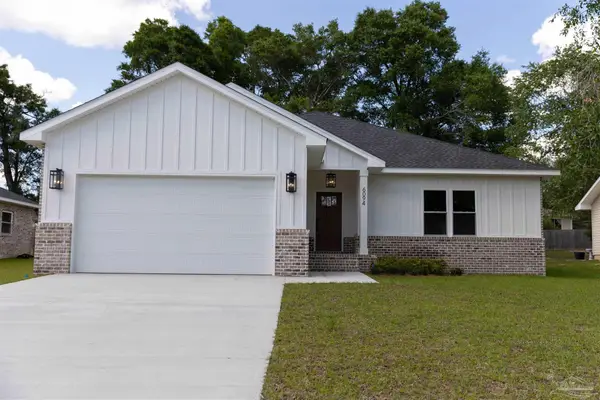 000 Woodridge Dr, Milton, FL 32570