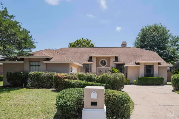 5130 Yesteroaks Cir, Pensacola, FL 32504