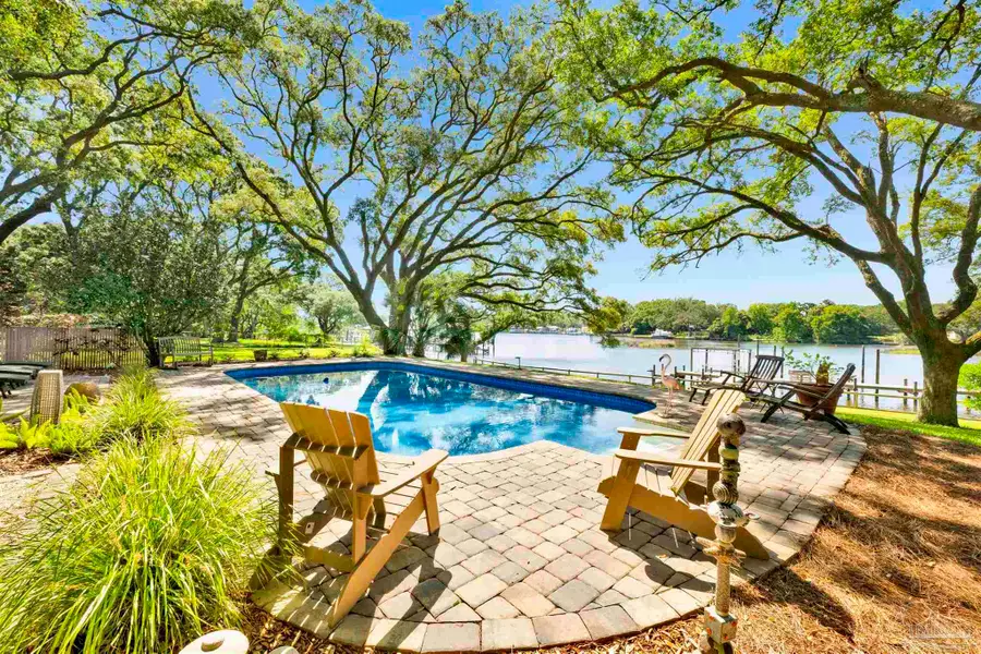 333 Edgewater Dr, Pensacola, FL 32507 - #2