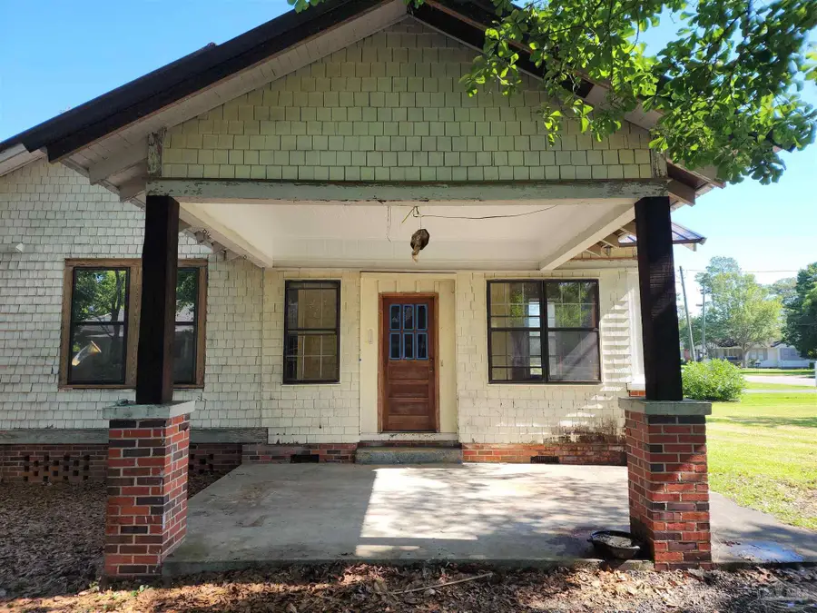 1004 S Pensacola Ave, Atmore, AL 36502 - #3