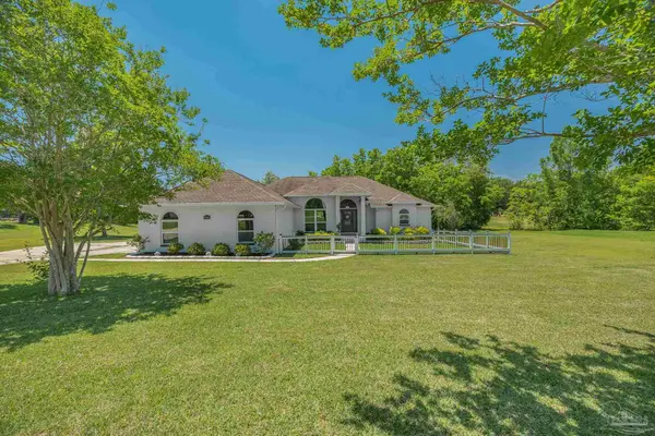 435 Meander Ln, Cantonment, FL 32533