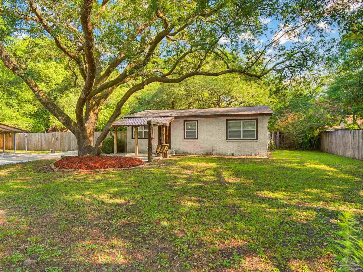 7220 Beverly St, Milton, FL 32583 - #1