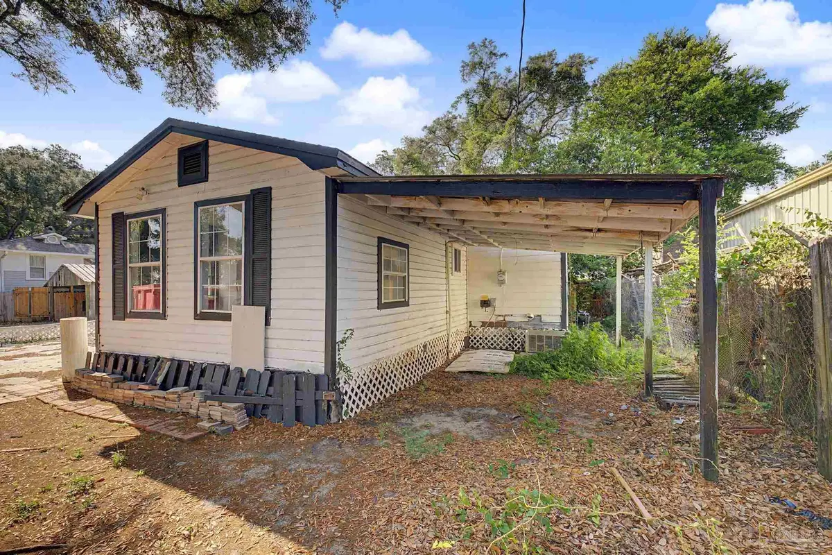 3205 Barrancas Ave, Pensacola, FL 32507 - #1