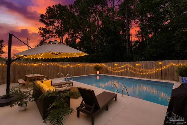 7076 Lake Joanne Dr, Pensacola, FL 32506