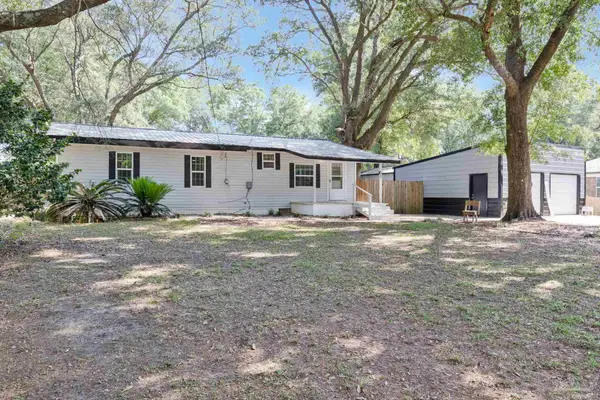 6622 Hinote St, Milton, FL 32570