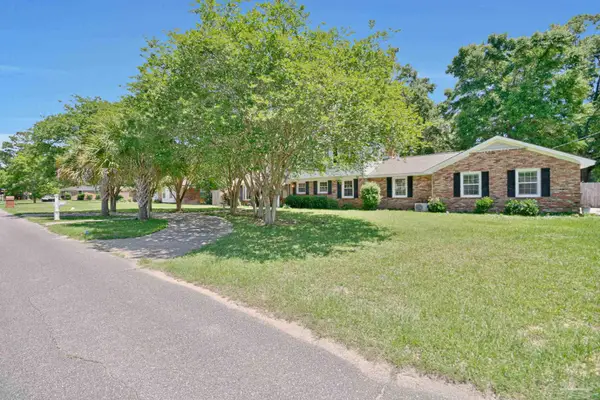 6210 Maybelle Dr, Pensacola, FL 32504