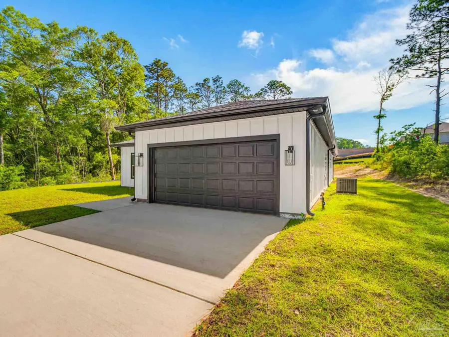 5724 Riviera Dr, Milton, FL 32583 - #3