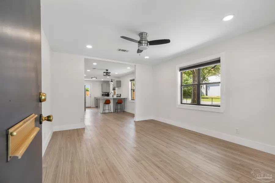 913 W Hernandez St, Pensacola, FL 32501 - #2