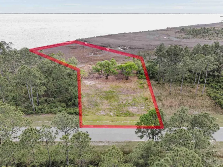 1062 Oyster Bay Dr, Milton, FL 32583 - #2