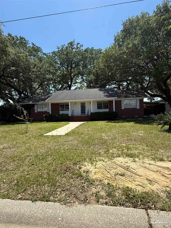 6107 Confederate Dr, Pensacola, FL 32503