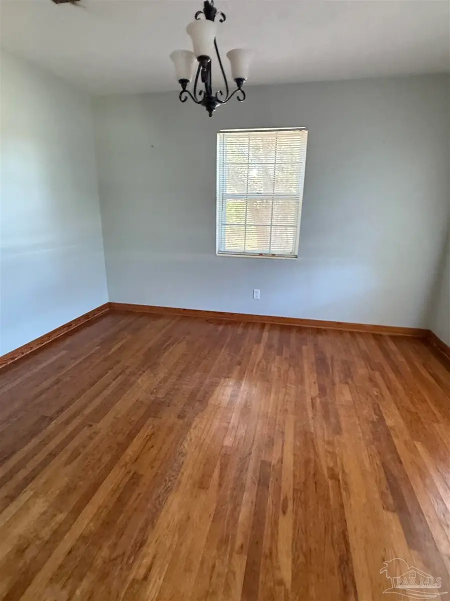 6107 Confederate Dr, Pensacola, FL 32503 - #3