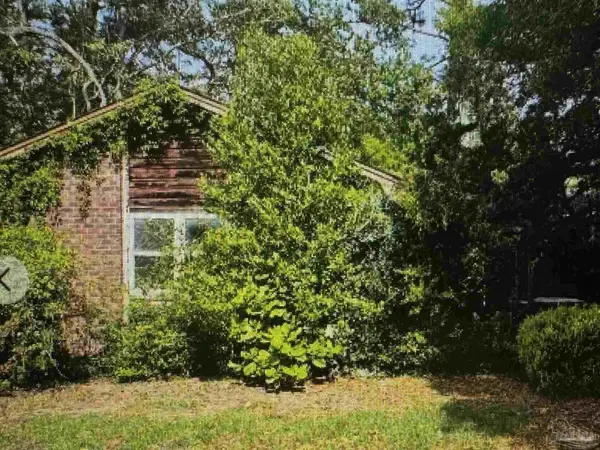 7855 Bay Meadow Dr, Pensacola, FL 32507