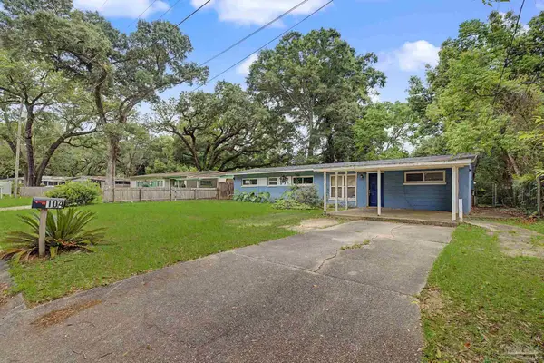 104 St Regis Dr, Pensacola, FL 32505