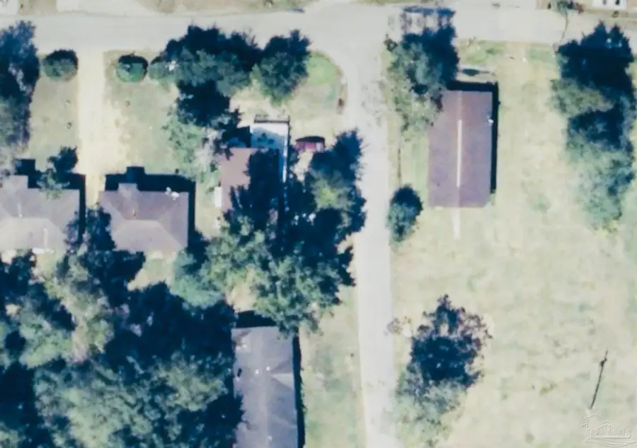 115 Clark St, Atmore, AL 36502 - #2