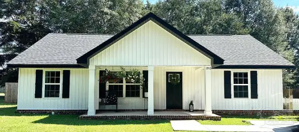 1910 W Kingsfield Rd, Cantonment, FL 32533