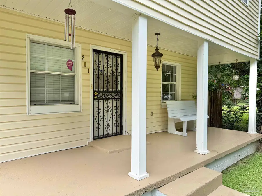 201 Mcglasker St, Atmore, AL 36502 - #2