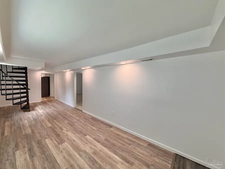 201 Mcglasker St, Atmore, AL 36502 - #3