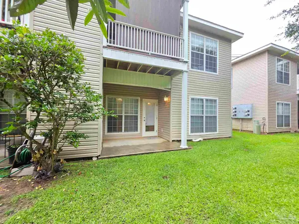 7101 Joy St #H-1, Pensacola, FL 32504